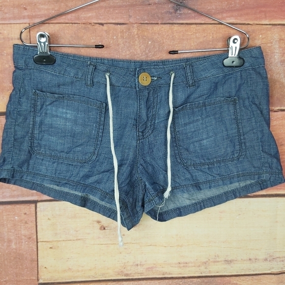 🍄3/50$🍄 𝅺Element chambray light denim shorts size 28 - Picture 1 of 6